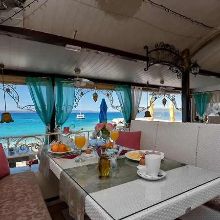 Luxury Paradise Garden Guest house 4*