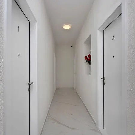 Luxury Paradise Garden Guest house 4*