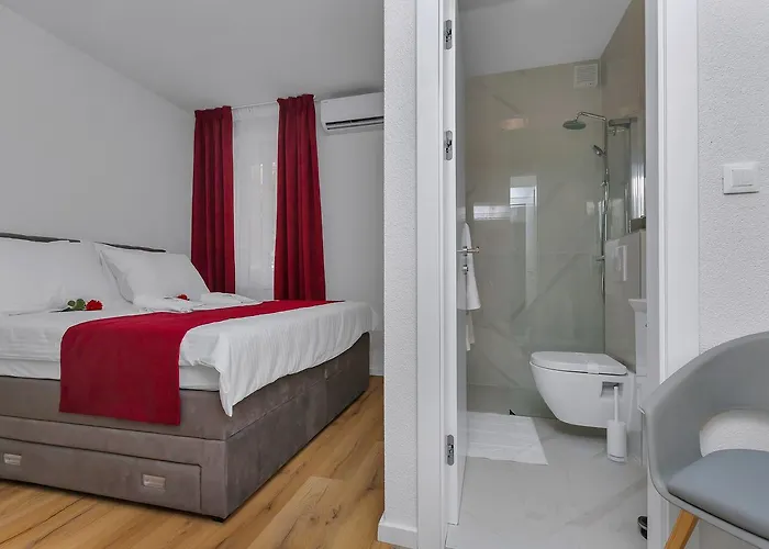 Guest house Luxury Paradise Garden Makarska