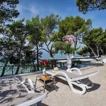 Πανσιόν Luxury Paradise Garden