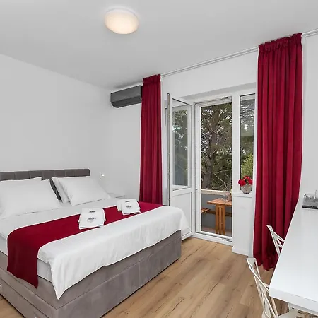 Luxury Paradise Garden بيت ضيافة ماكارسكا