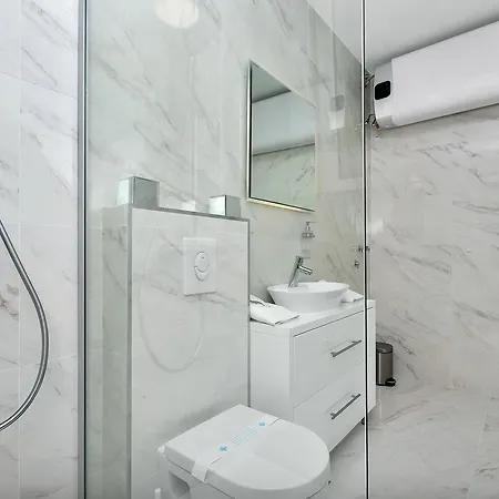 بيت ضيافة Luxury Paradise Garden 4*