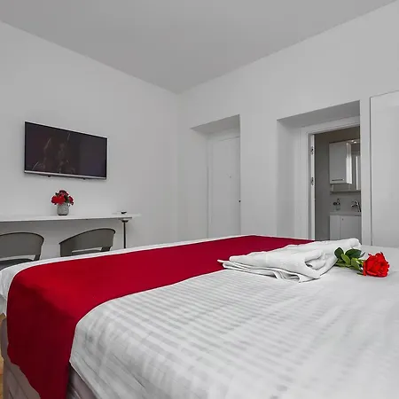 Luxury Paradise Garden 4* ماكارسكا